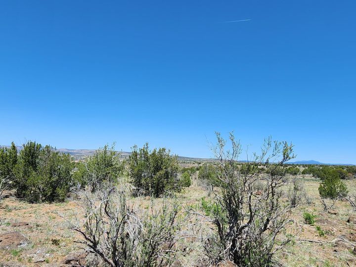 094v N Headwaters Rd, Chino Valley, AZ | Under 5 Acres. Photo 3 of 32