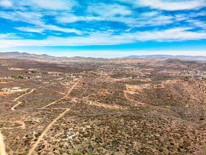 11480 S Hackberry Rd, Mayer, AZ | 5 Acres Or More. Photo 9 of 21