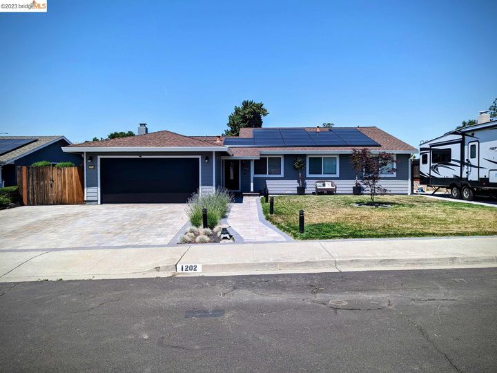1202 Cromwell St, Livermore, CA | The Meadows. Photo 2 of 34