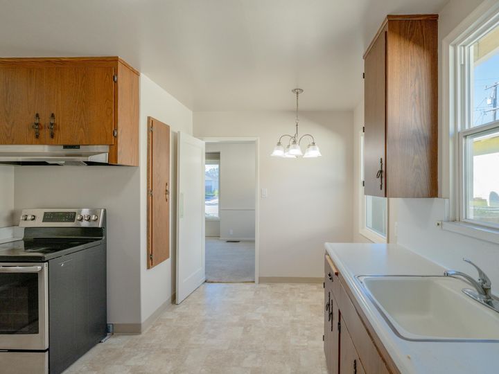 1302 Margery Ave, San Leandro, CA | Bal. Photo 10 of 21