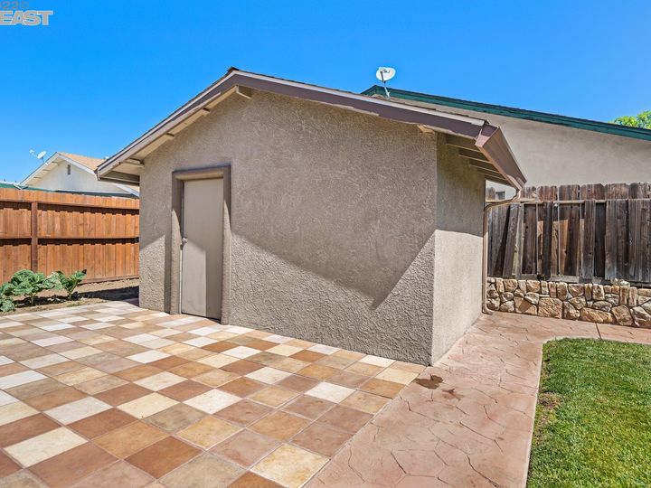 1323 Duncan Dr, Tracy, CA | Summergate. Photo 19 of 23