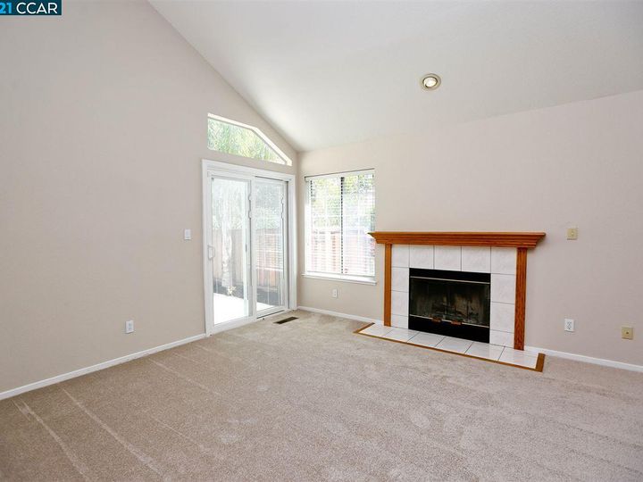 1403 Indianhead Way, Clayton, CA, 94517 Townhouse. Photo 4 of 31