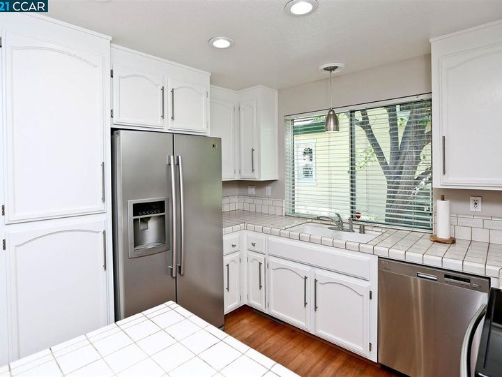 1403 Indianhead Way, Clayton, CA, 94517 Townhouse. Photo 10 of 31