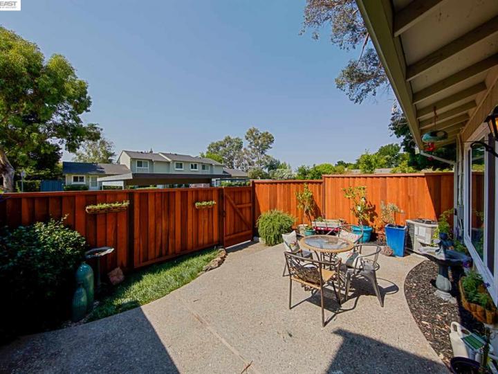 1539 Spring Valley Cmn, Livermore, CA, 94551 Townhouse. Photo 21 of 28