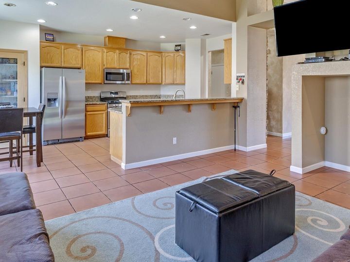 1551 Autumn Meadow Ln, Tracy, CA | Woodfield Ests. Photo 10 of 21