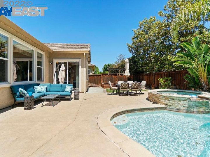 1564 Nassau Ln, Brentwood, CA | Sterling Pentacle. Photo 48 of 52