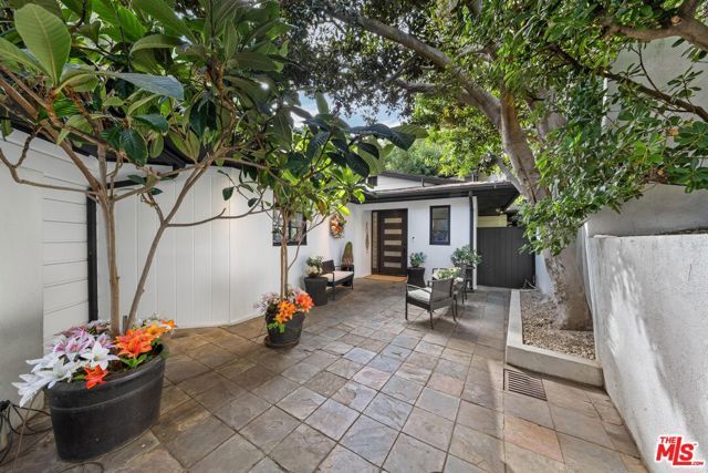 1581 Clear View Dr, Beverly Hills, CA | . Photo 6 of 34