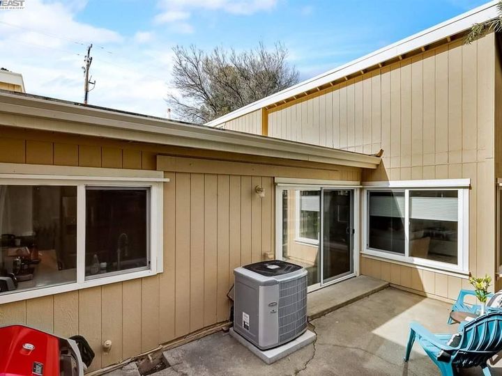1598 Denkinger Ct, Concord, CA, 94521 Townhouse. Photo 22 of 29