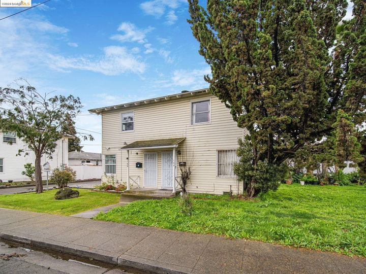 166 W Chanslor Ave, Richmond, CA, 94801 Townhouse. Photo 13 of 48