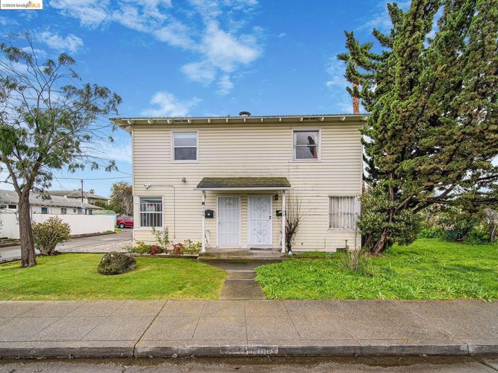 166 W Chanslor Ave, Richmond, CA, 94801 Townhouse. Photo 14 of 48