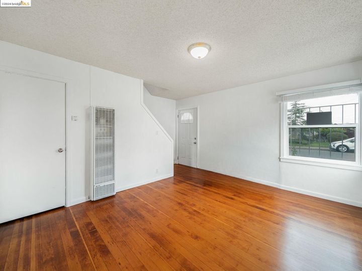 166 W Chanslor Ave, Richmond, CA, 94801 Townhouse. Photo 16 of 48