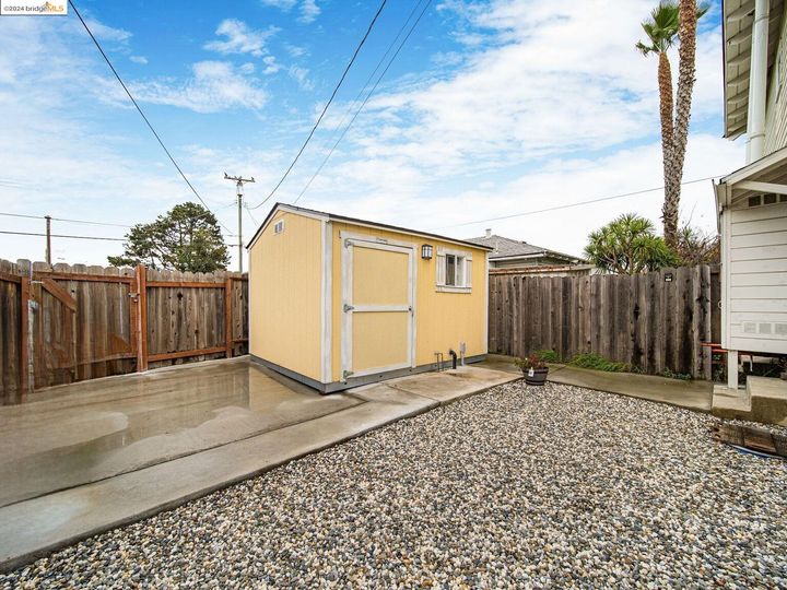 166 W Chanslor Ave, Richmond, CA, 94801 Townhouse. Photo 32 of 48