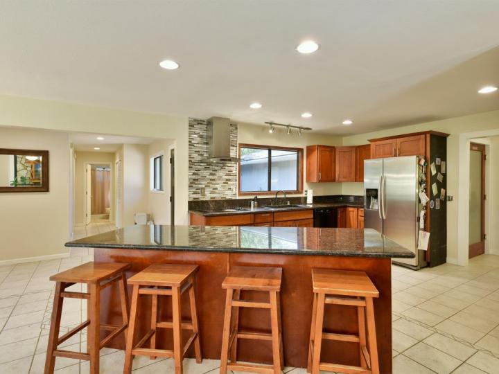 16826 Middlecoff Ct, Weed, CA | . Photo 10 of 35