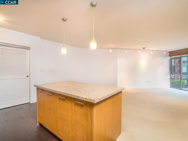 170 King St condo #514. Photo 5 of 39