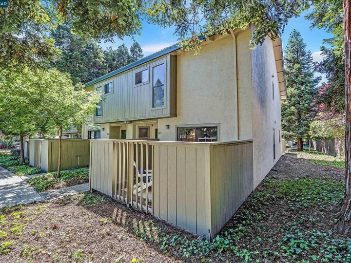 1708 Parkside Dr, Walnut Creek, CA, 94597 Townhouse. Photo 15 of 33