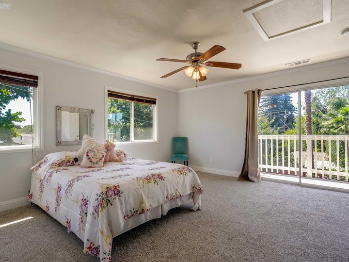 1715 Tennyson Dr, Concord, CA | Ayers Ranch. Photo 14 of 25