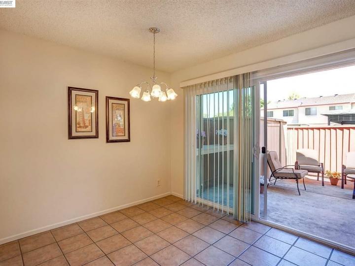 1727 Monterey Dr, Livermore, CA, 94551 Townhouse. Photo 12 of 27