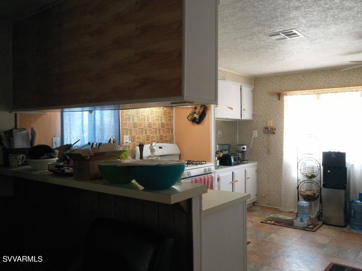 17400 E Trails End Rd, Mayer, AZ | Residential & Mobile. Photo 6 of 27