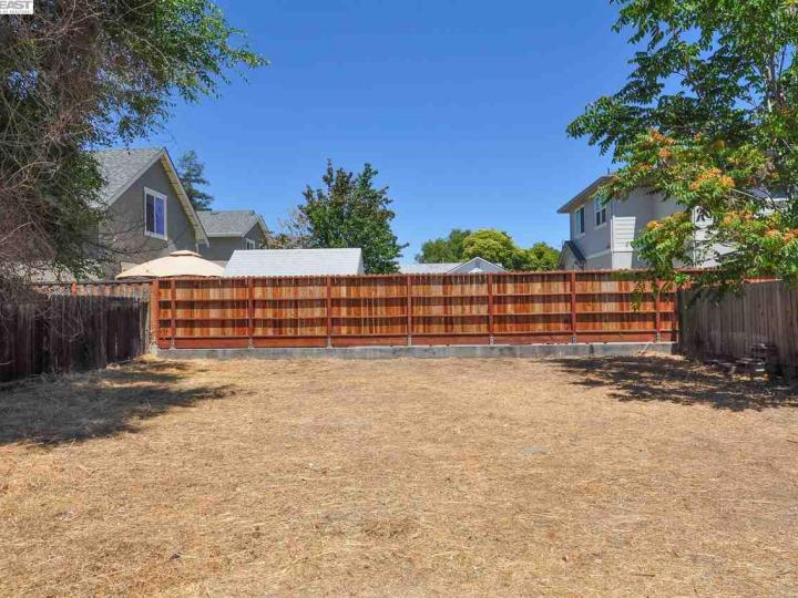 1742 Chestnut St, Livermore, CA | Old North Side. Photo 8 of 10