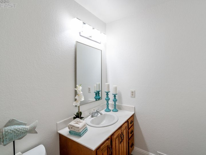 17713 Chateau Ct, Castro Valley, CA | Columbia. Photo 22 of 43