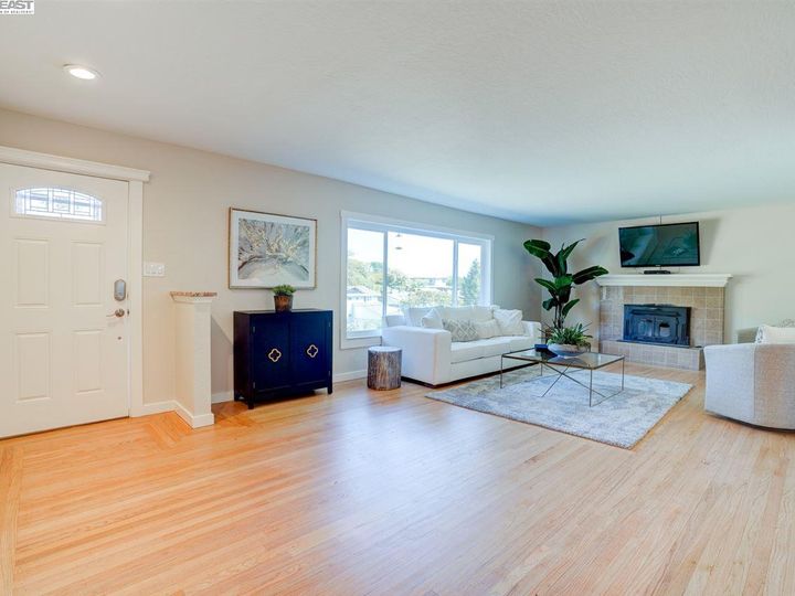 18071 Vineyard Rd, Castro Valley, CA | Chabot. Photo 11 of 40