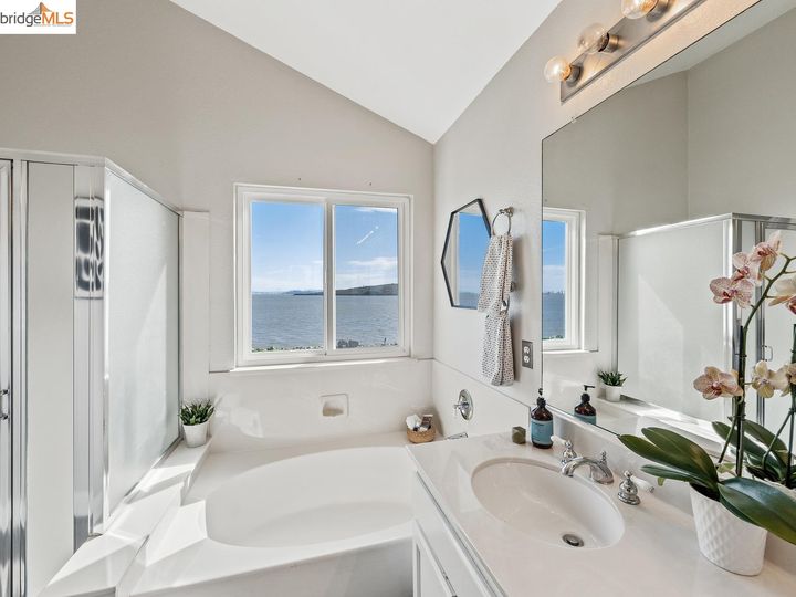 19 Harbor View Dr, Richmond, CA | Sunset Pointe. Photo 39 of 60