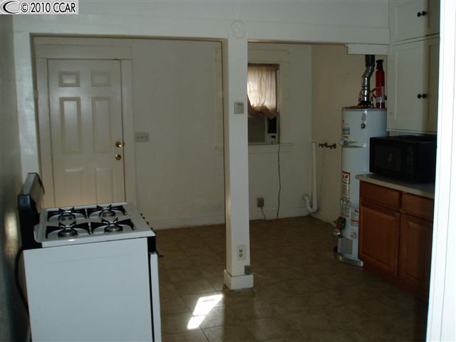 Rental 1985 Parkside Dr, Concord, CA, 94519. Photo 3 of 5