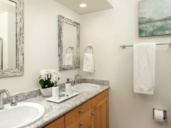201 Ada Ave #25, Mountain View, CA, 94043 Townhouse. Photo 13 of 25
