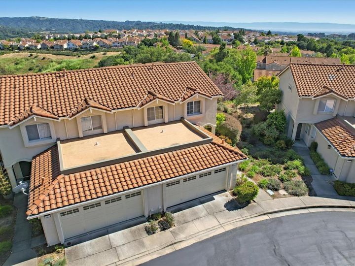 20119 Summerridge Dr, Castro Valley, CA, 94552 Townhouse. Photo 46 of 55