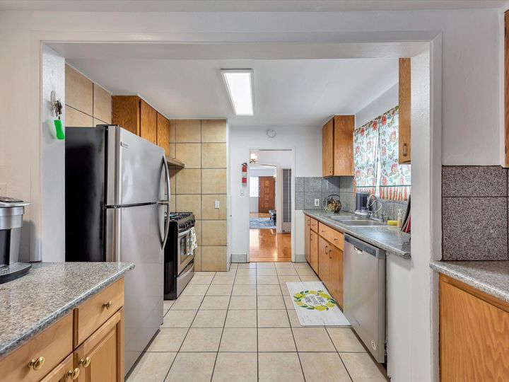 2031 103rd Ave, Oakland, CA | Oakland. Photo 11 of 51