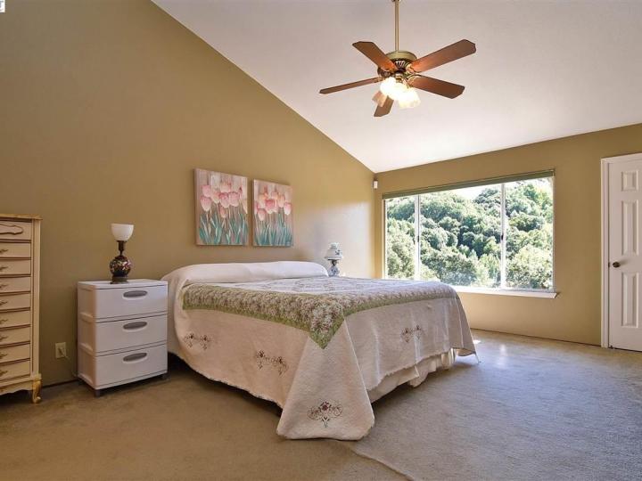 21180 Greenwood Cir, Castro Valley, CA, 94552 Townhouse. Photo 16 of 40