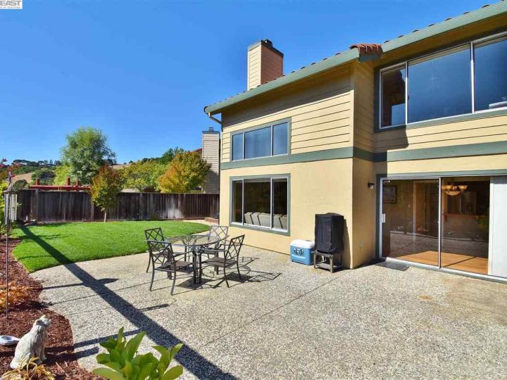 21180 Greenwood Cir, Castro Valley, CA, 94552 Townhouse. Photo 28 of 40