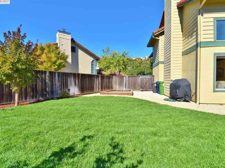 21180 Greenwood Cir, Castro Valley, CA, 94552 Townhouse. Photo 33 of 40