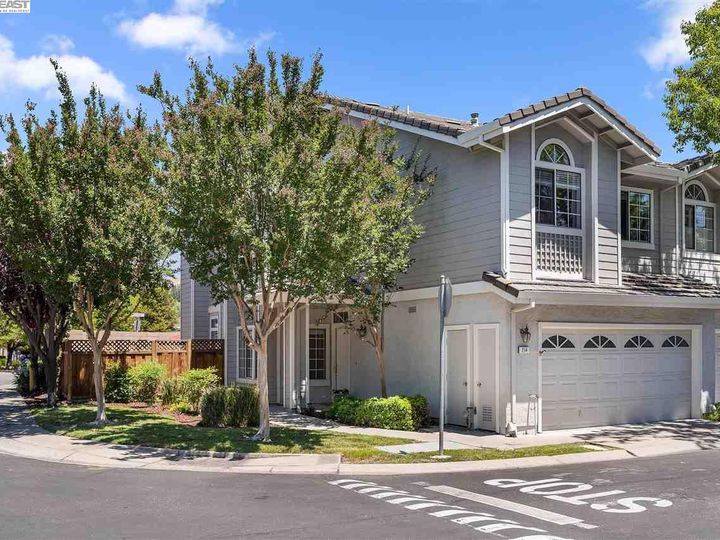 214 Country Meadows Ln, Danville, CA, 94506 Townhouse. Photo 1 of 40