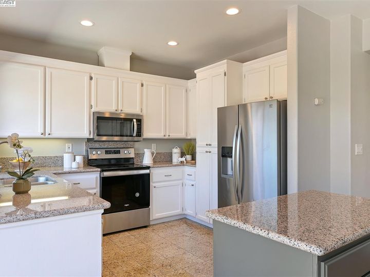 214 Country Meadows Ln, Danville, CA, 94506 Townhouse. Photo 15 of 40