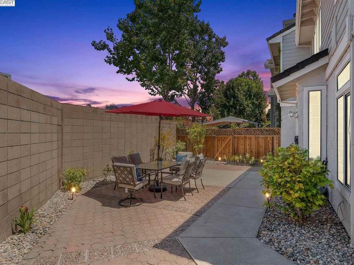 214 Country Meadows Ln, Danville, CA, 94506 Townhouse. Photo 19 of 40