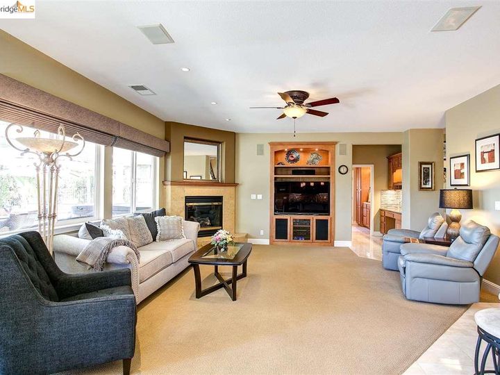 2142 Prestwick Dr, Discovery Bay, CA | Discovery Bay Country Club. Photo 10 of 40