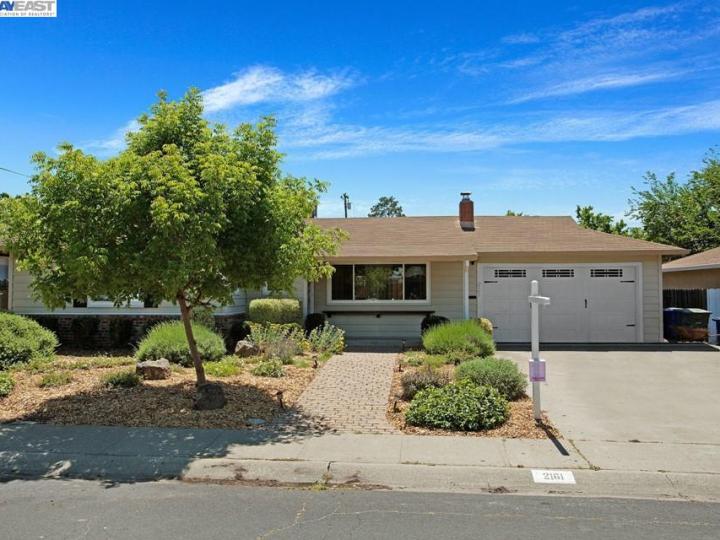 2161 Dena Dr, Concord, CA | Holbrook Heights. Photo 2 of 24