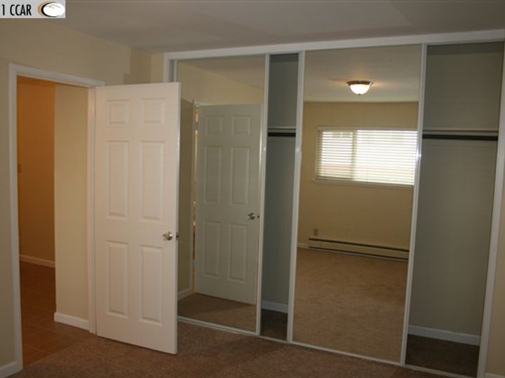 2180 Geary Rd condo #32. Photo 7 of 9