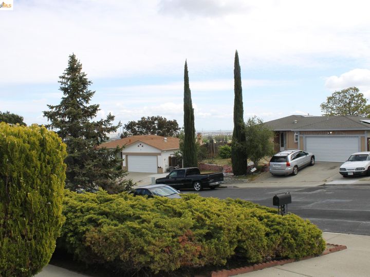 2211 Chestnut Dr, Pittsburg, CA | Hillsdale. Photo 14 of 14