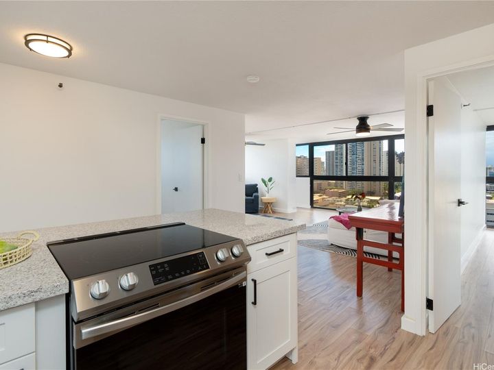 Parkside Tower condo #1701. Photo 4 of 22