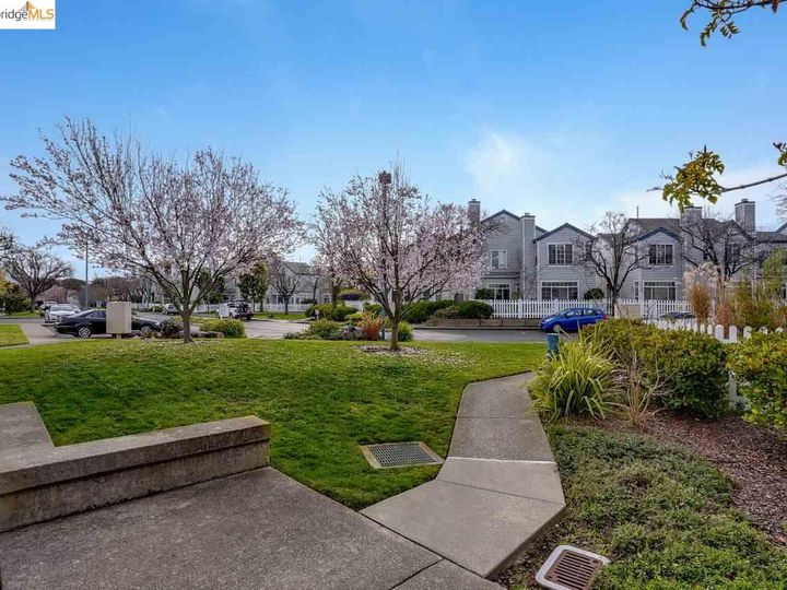 224 Commodore Dr, Richmond, CA, 94804 Townhouse. Photo 21 of 25