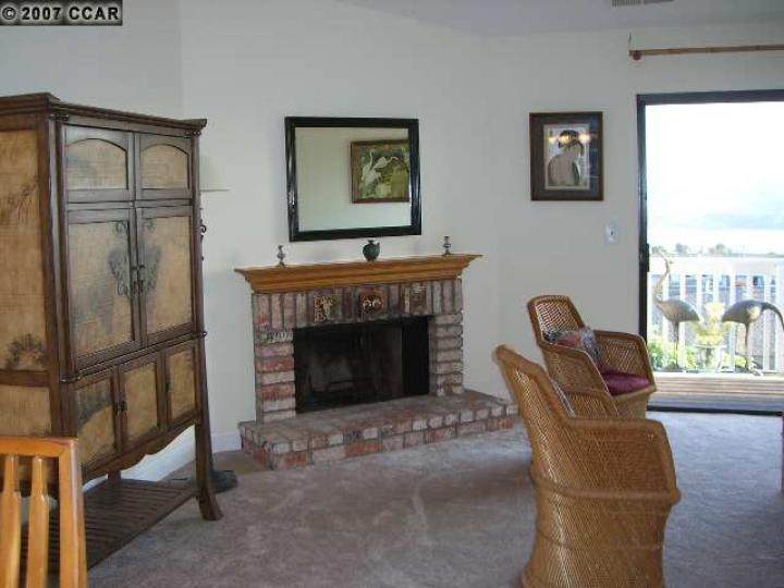 2263 Clearview Cr, Benicia, CA, 94510 Townhouse. Photo 7 of 7