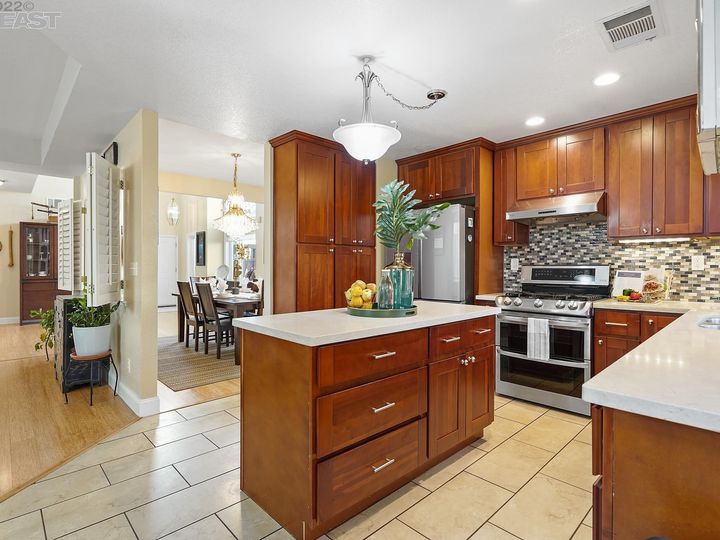 22736 Olive Pl, Hayward, CA | Fairview. Photo 10 of 40