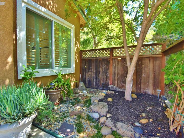 23179 Canyon Terrace Dr, Castro Valley, CA, 94552 Townhouse. Photo 45 of 56