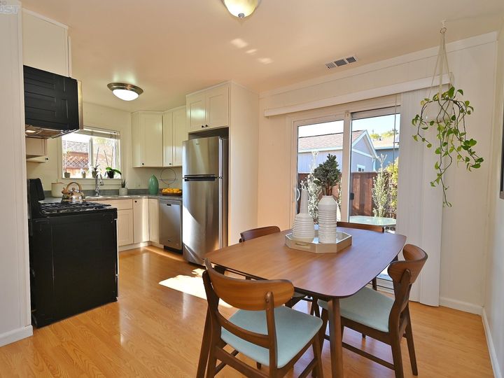 2363 Lessley Ave, Castro Valley, CA | Bay Wood. Photo 26 of 41