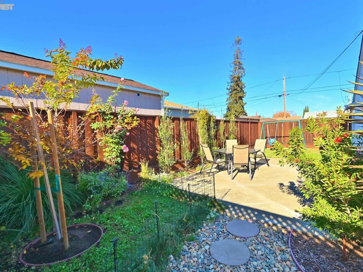 2363 Lessley Ave, Castro Valley, CA | Bay Wood. Photo 33 of 41