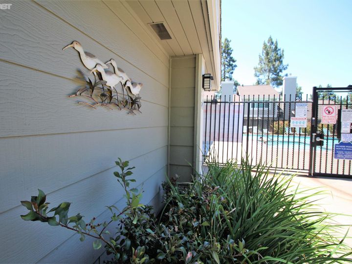 2378 Cheshire Pl, San Leandro, CA, 94577 Townhouse. Photo 45 of 46