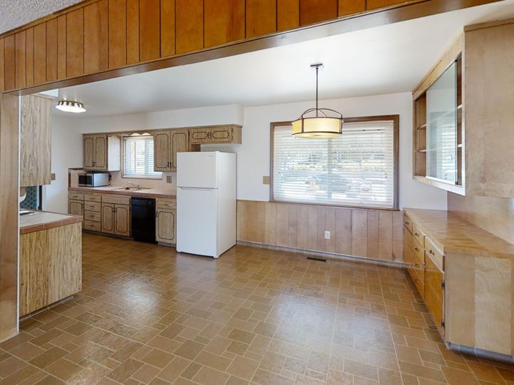24 Carroll Ct, Pittsburg, CA | Highlands. Photo 6 of 46