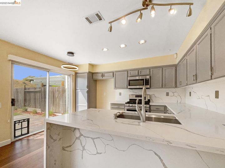 247 Clearpointe Dr, Vallejo, CA | Clearpointe. Photo 14 of 21